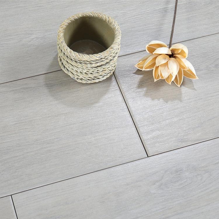 Grey Ceramic Tile That Looks Like Wood