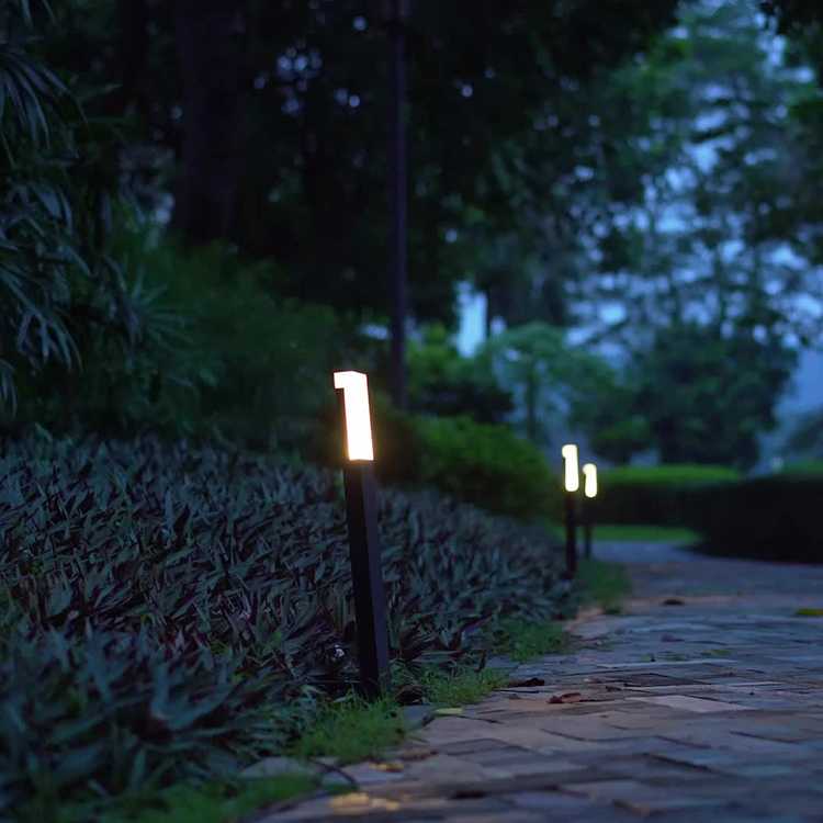 5-watt modern pipe shape square led bollard light