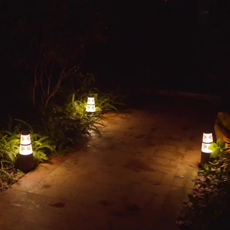 Hourglass column shape led landscape lights with wooden look