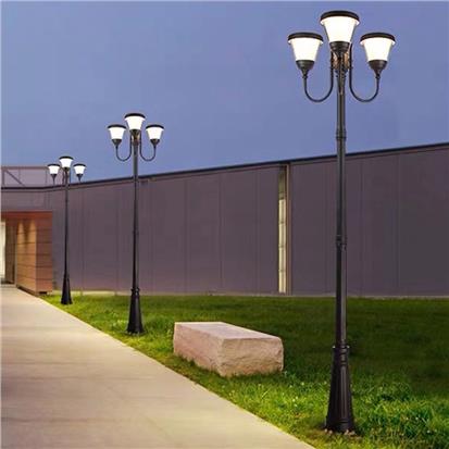 Hanse outdoor waterproof led post light eith triple-head design  HS-ZC-CPD4804