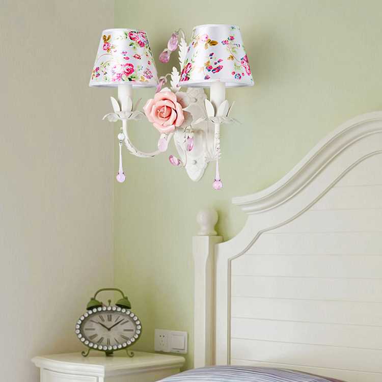 Hanse Two Heads Ceramic Flower Iron Bedside Modern Wall Lamp