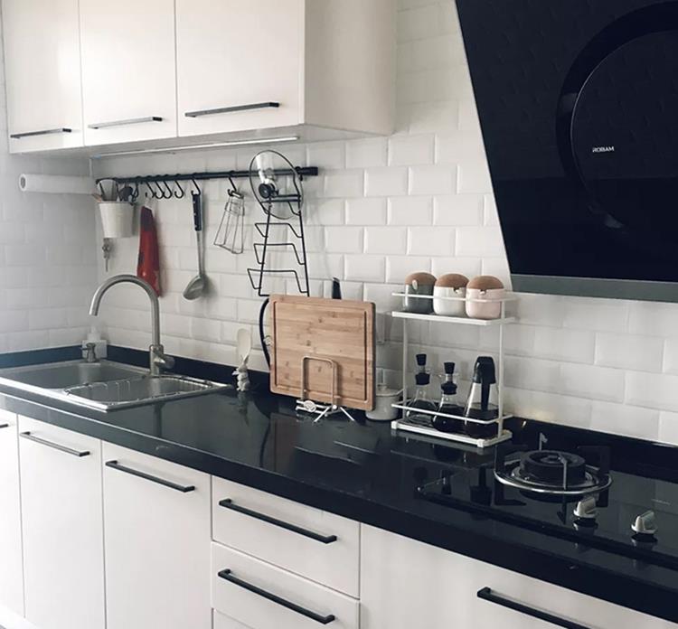 subway tile kitchen backsplash