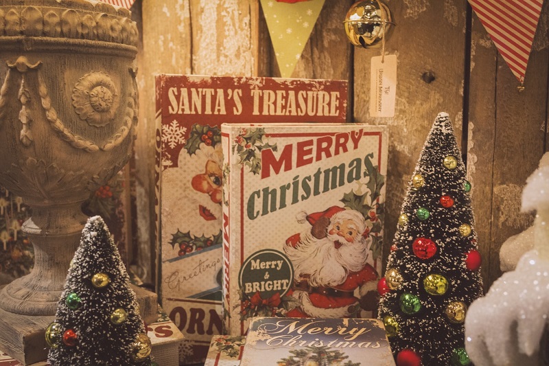 Vintage Style Christmas Decoration.jpg