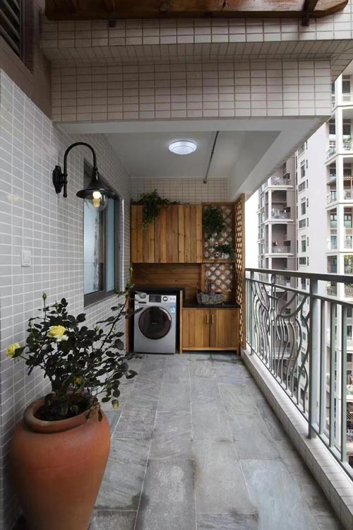 Small-Balcony-for-Tile.1.jpg